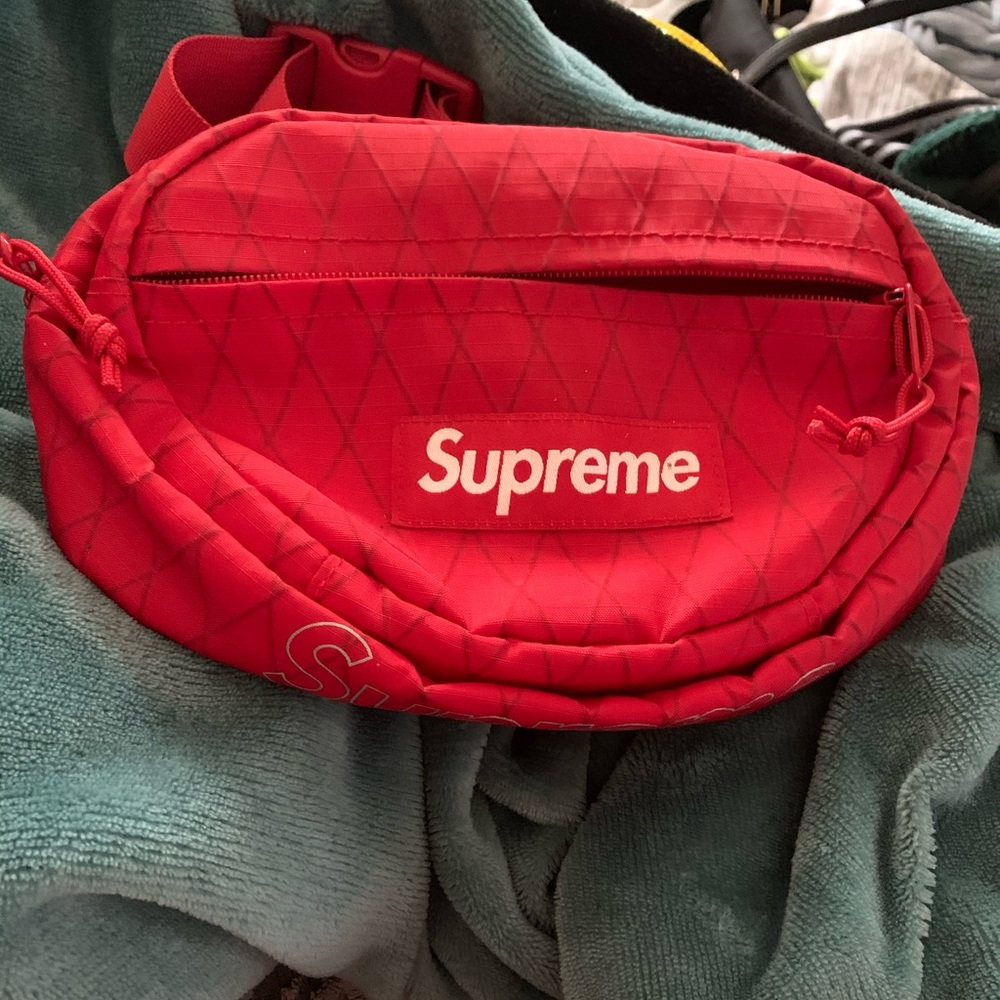 Supreme fanny pack